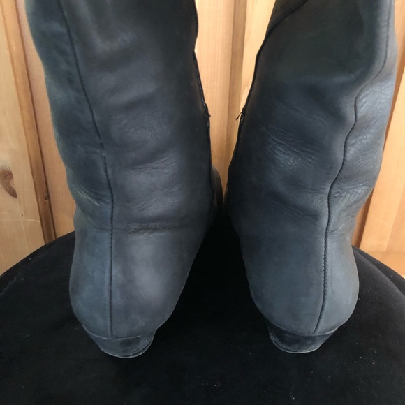 Seychelles Grey Leather Gold Buckle Riding Boots - Picture 6 of 8